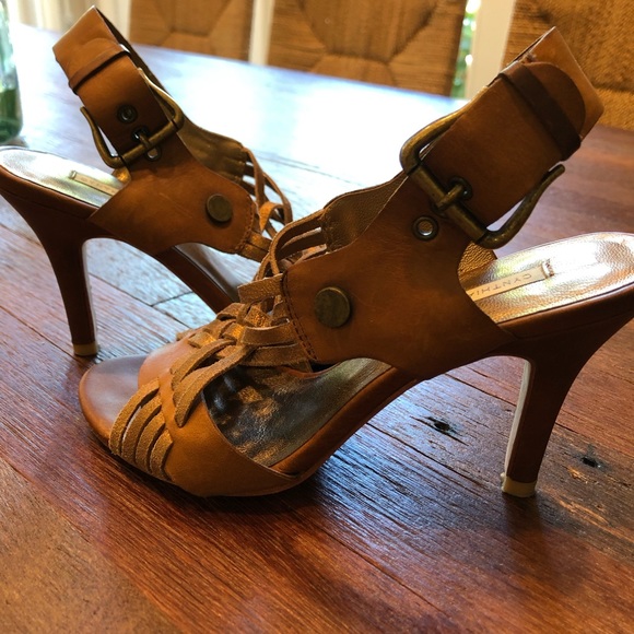 Cynthia Vincent pumps - Picture 4 of 5